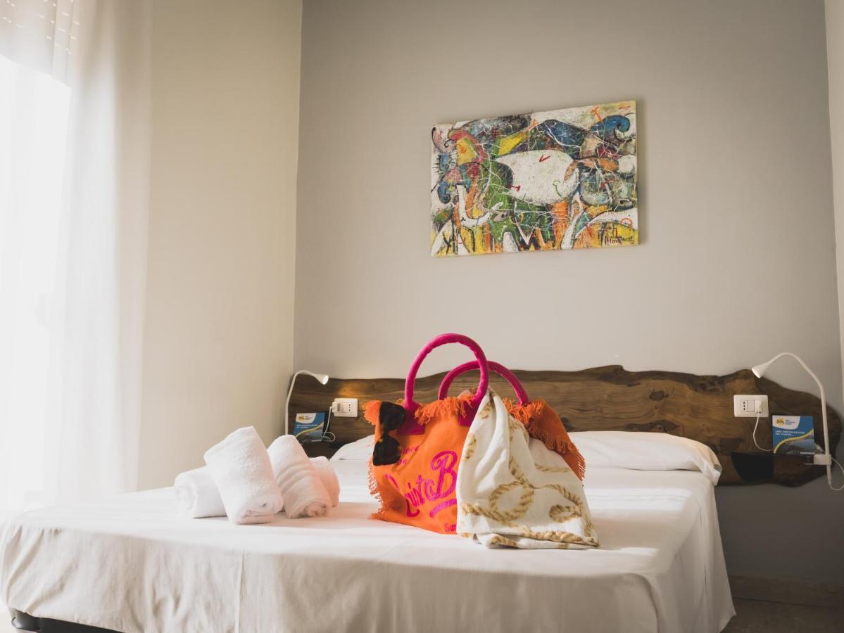 Minturnae Hotel Скаури Екстериор снимка