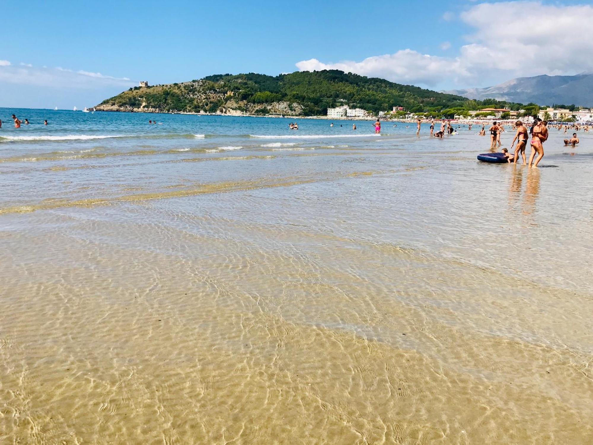 Minturnae Hotel Скаури Екстериор снимка