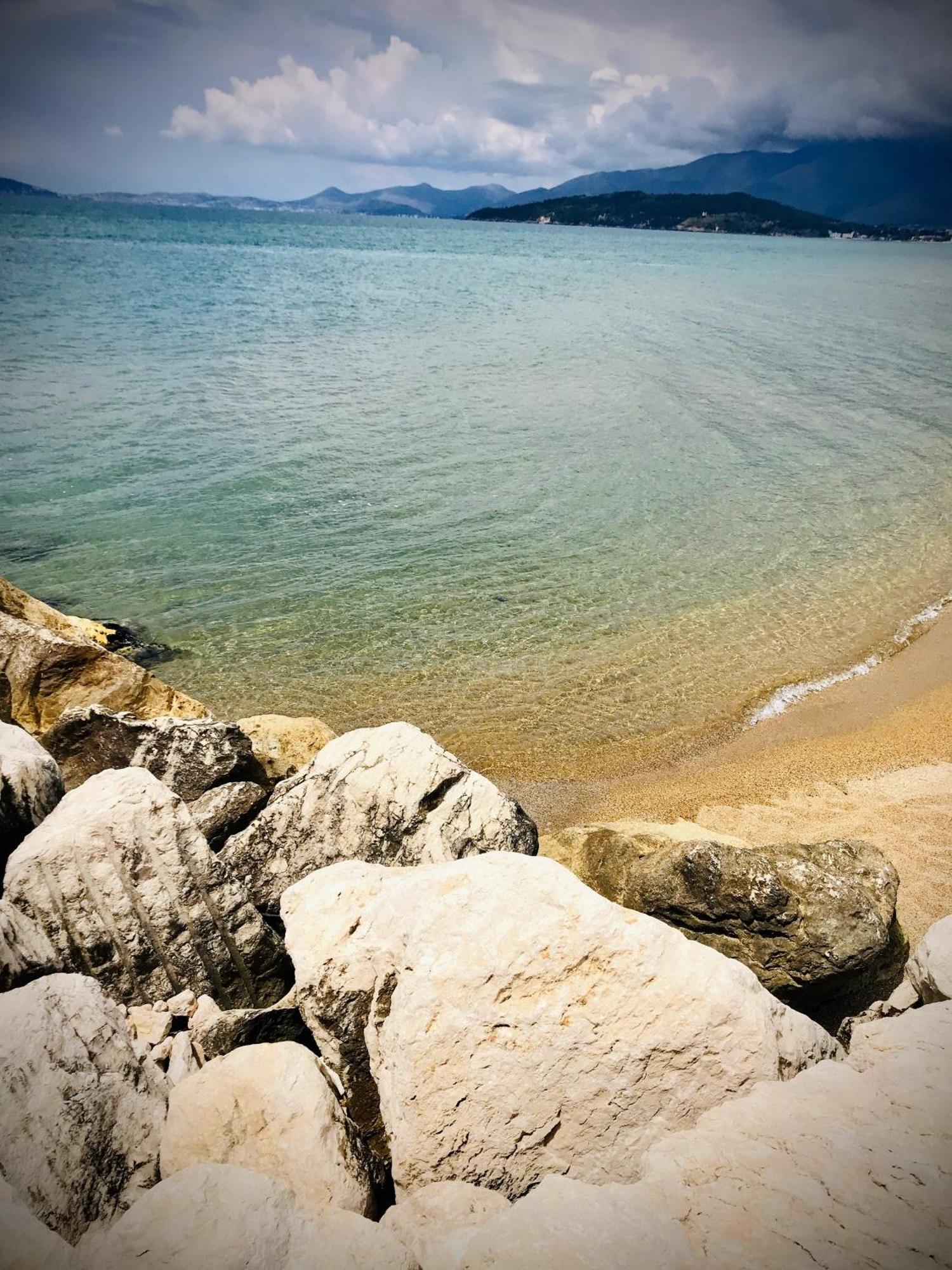 Minturnae Hotel Скаури Екстериор снимка