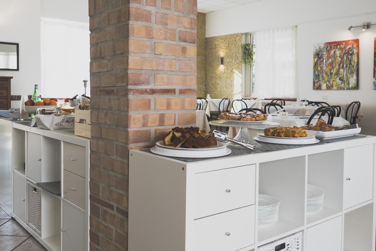 Minturnae Hotel Скаури Екстериор снимка